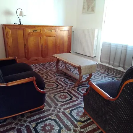 L Saison Holiday home Conflans-sur-Seine